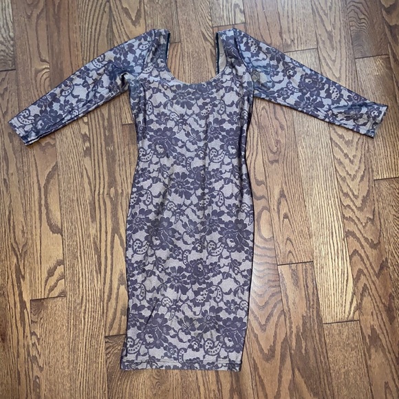 Gorgeous nude dress - Picture 1 of 2